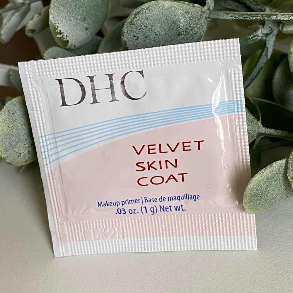 DHC Velvet Skin Coat SAMPLE